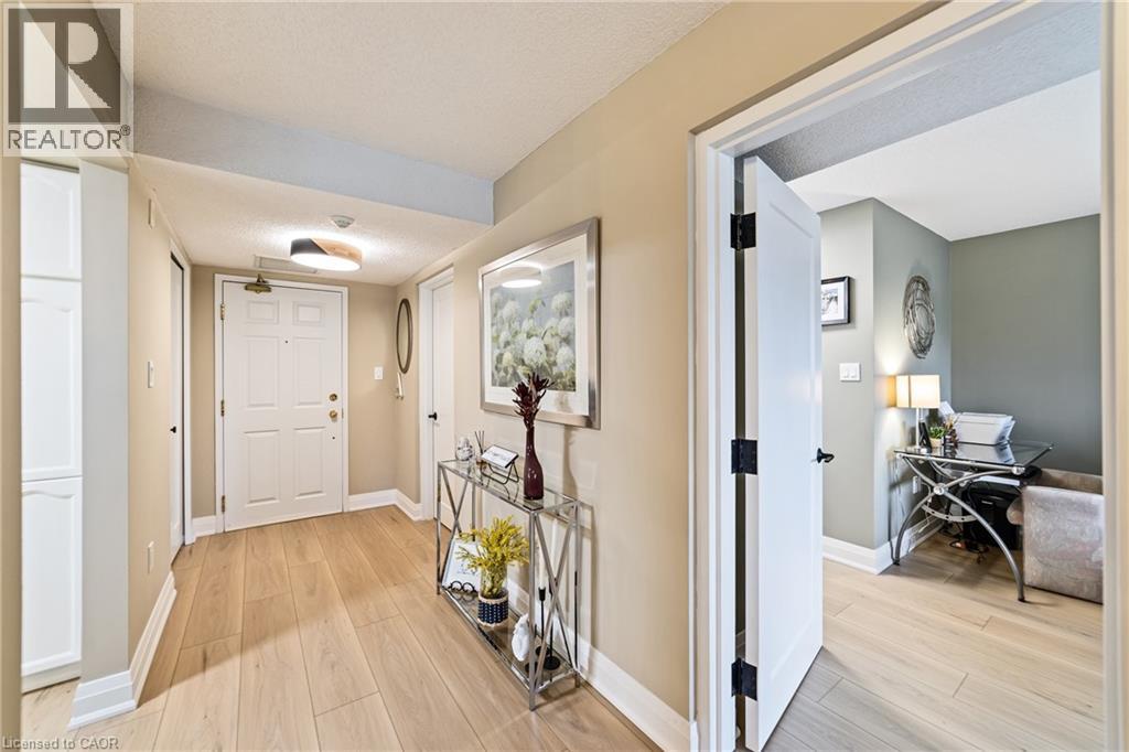 216 W Plains Road W Unit# B403, Burlington, Ontario  L7T 4M3 - Photo 2 - 40785699