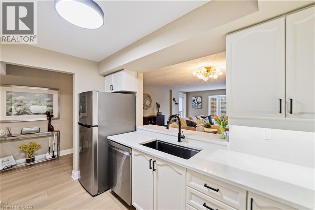 216 W Plains Road W Unit# B403, Burlington, Ontario  L7T 4M3 - Photo 5 - 40785699