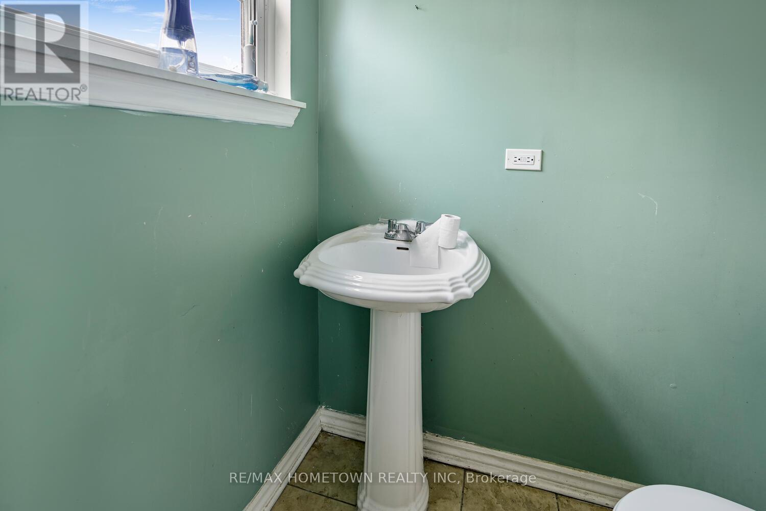 54 Pearl Street E, Brockville, Ontario  K6V 1P7 - Photo 16 - X12511278