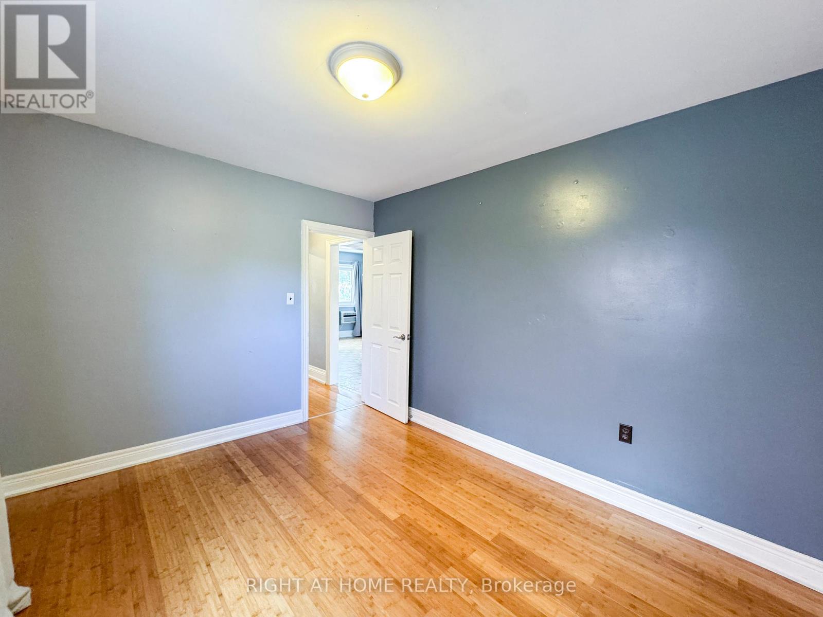 5023 Kitchener Street, Niagara Falls, Ontario  L2G 1A9 - Photo 14 - X12511090