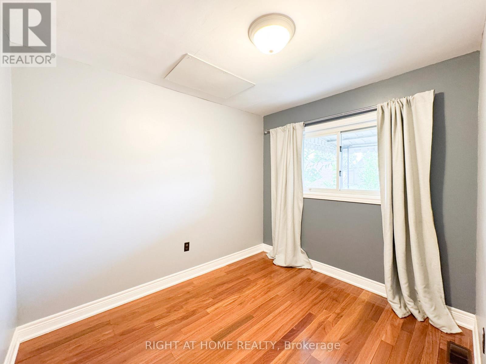 5023 Kitchener Street, Niagara Falls, Ontario  L2G 1A9 - Photo 15 - X12511090