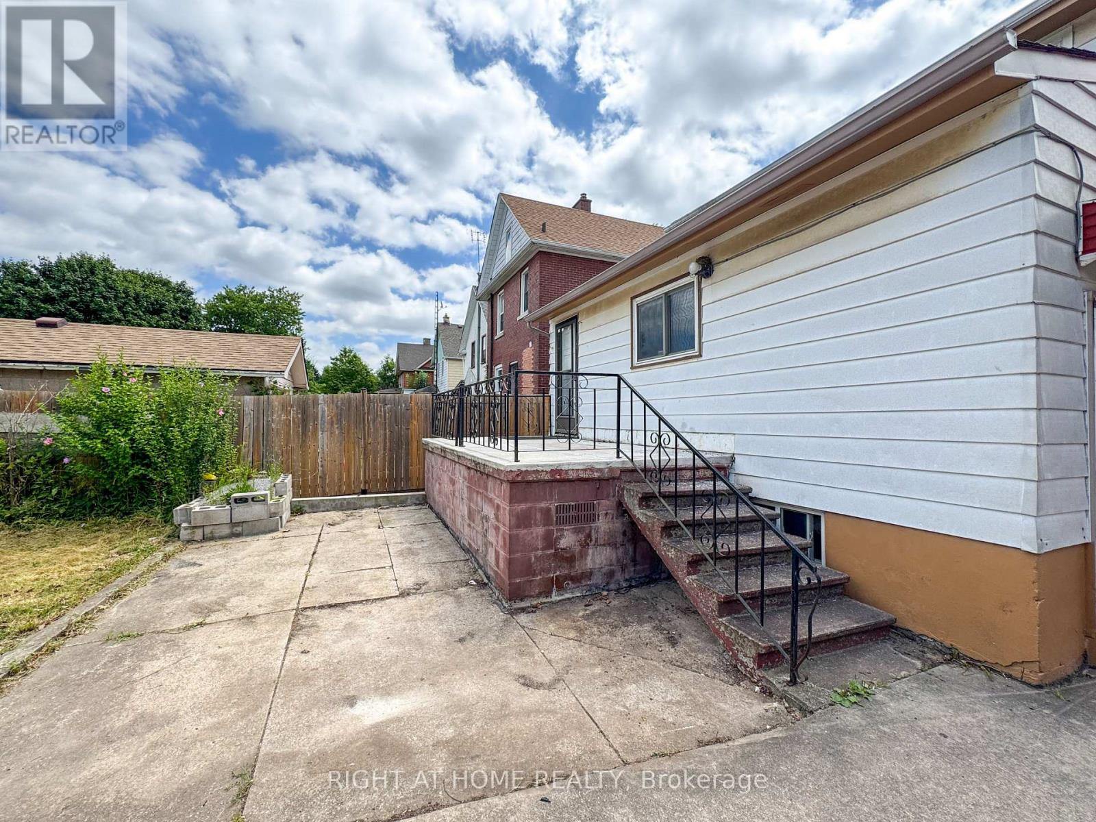 5023 Kitchener Street, Niagara Falls, Ontario  L2G 1A9 - Photo 21 - X12511090
