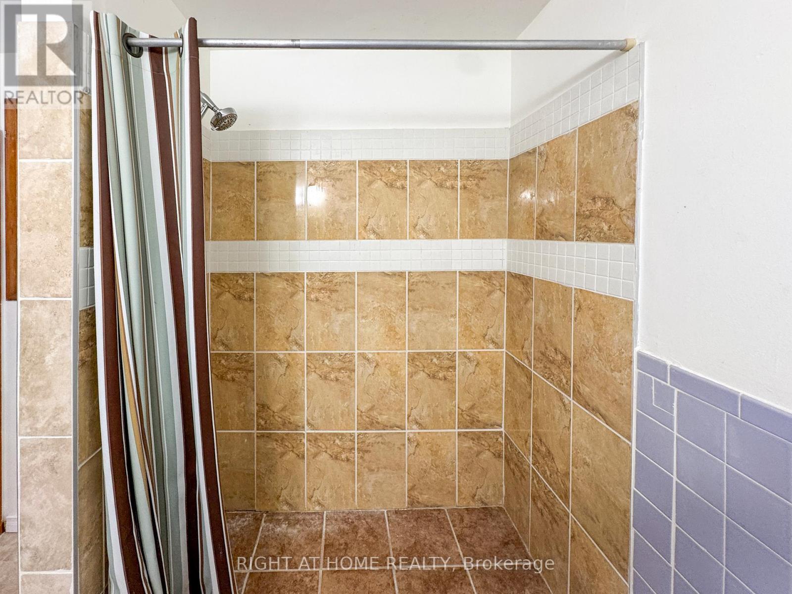 5023 Kitchener Street, Niagara Falls, Ontario  L2G 1A9 - Photo 33 - X12511090