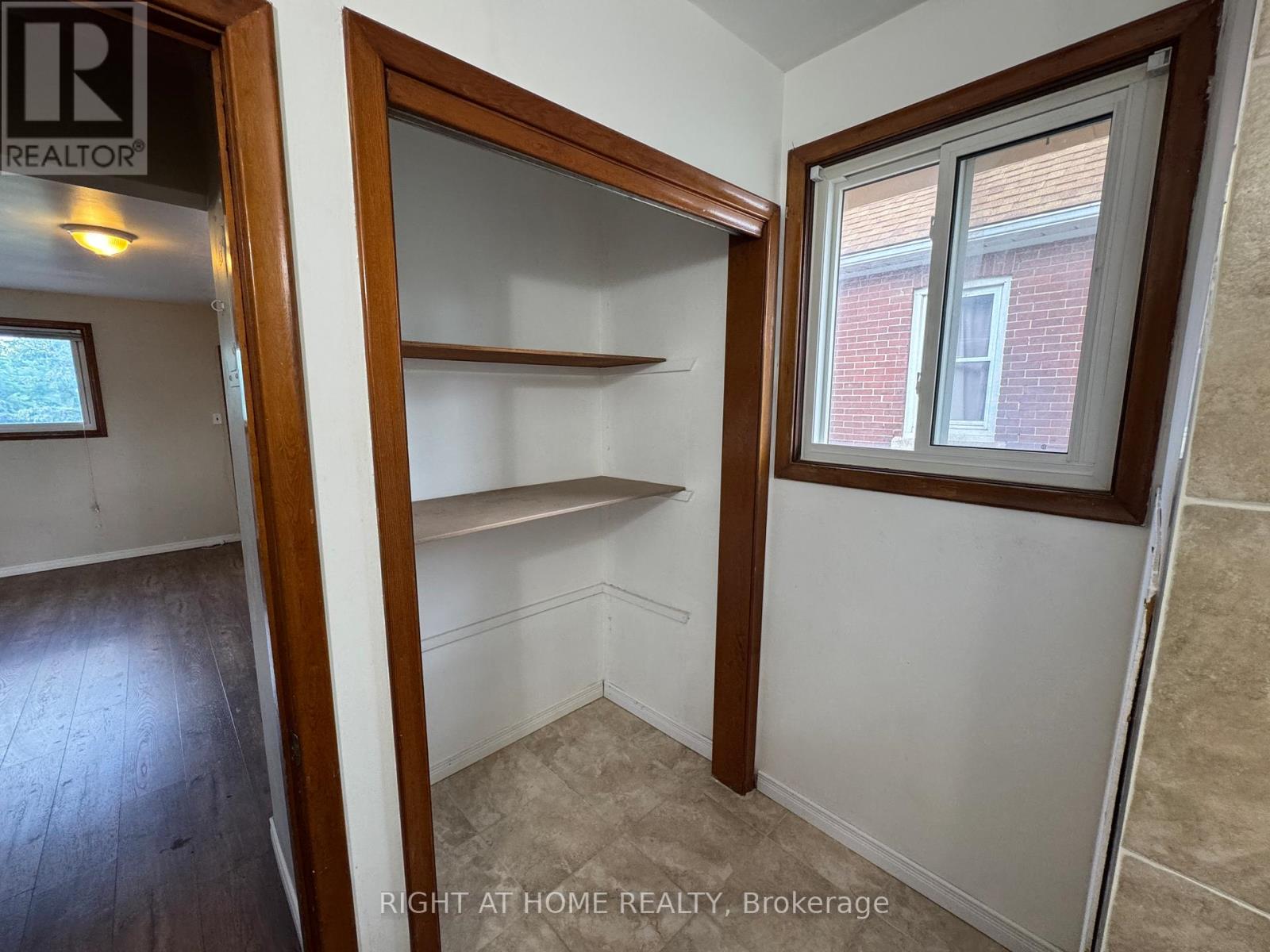 5023 Kitchener Street, Niagara Falls, Ontario  L2G 1A9 - Photo 34 - X12511090