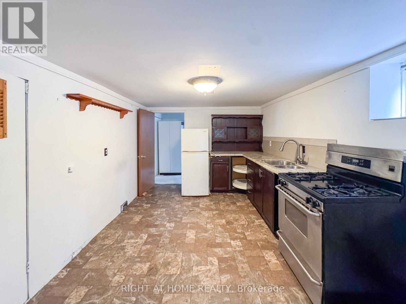 5023 Kitchener Street, Niagara Falls, Ontario  L2G 1A9 - Photo 39 - X12511090