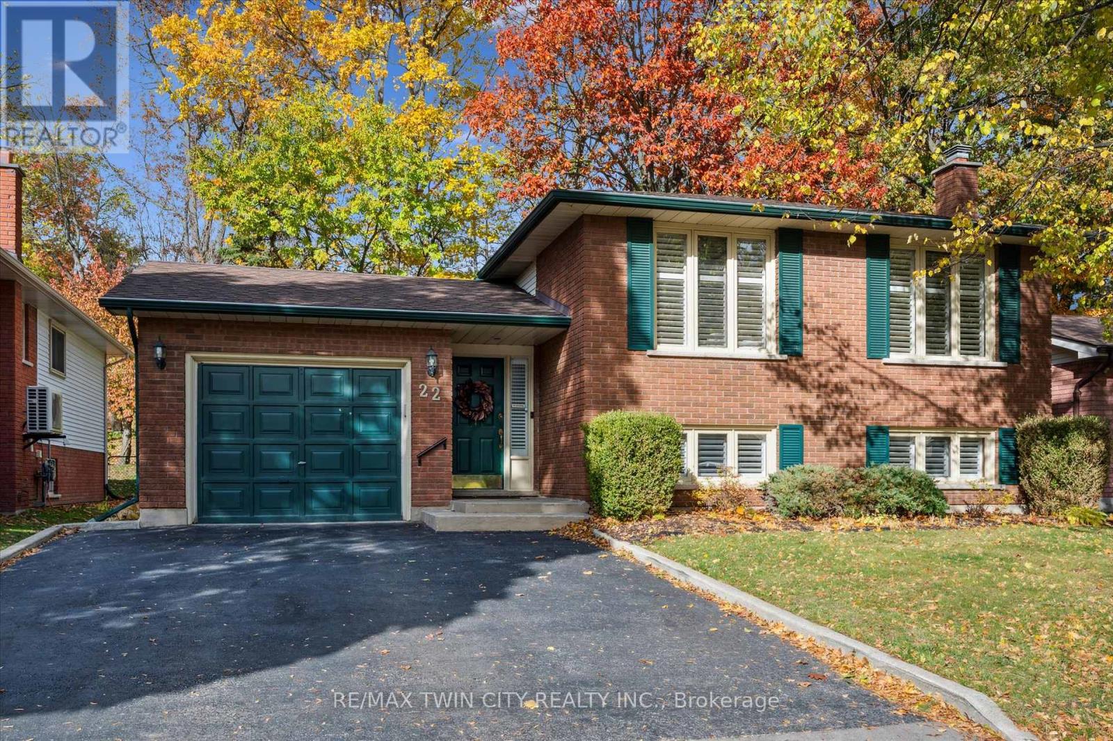 22 MYRTLEVILLE DRIVE, Brantford, Ontario