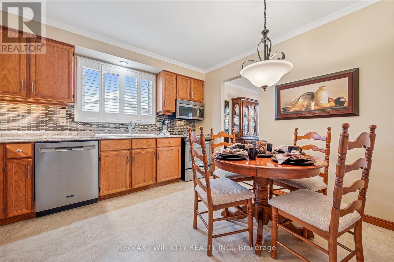 22 Myrtleville Drive, Brantford, Ontario  N3V 1B8 - Photo 11 - X12511120