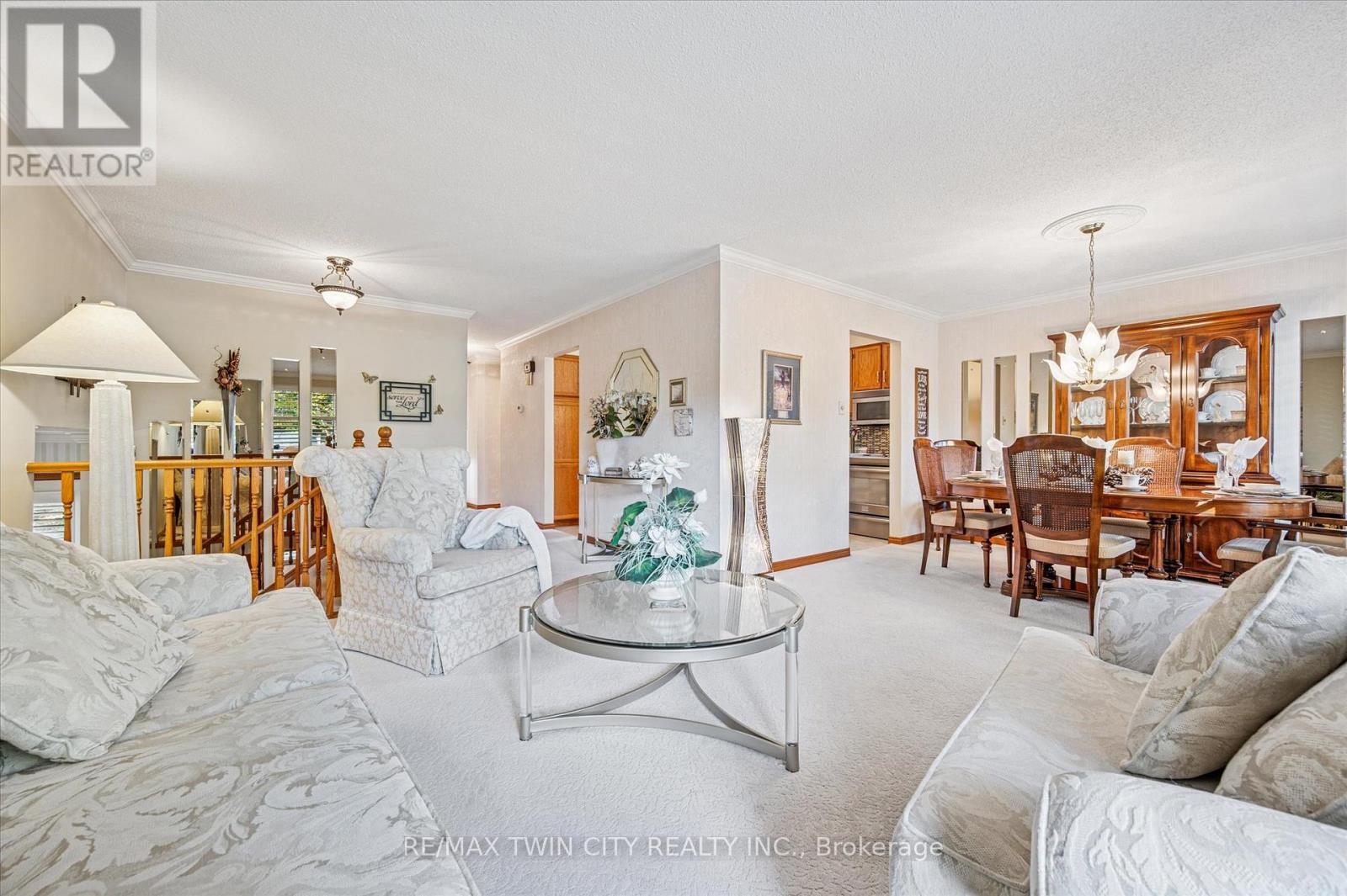 22 Myrtleville Drive, Brantford, Ontario  N3V 1B8 - Photo 8 - X12511120