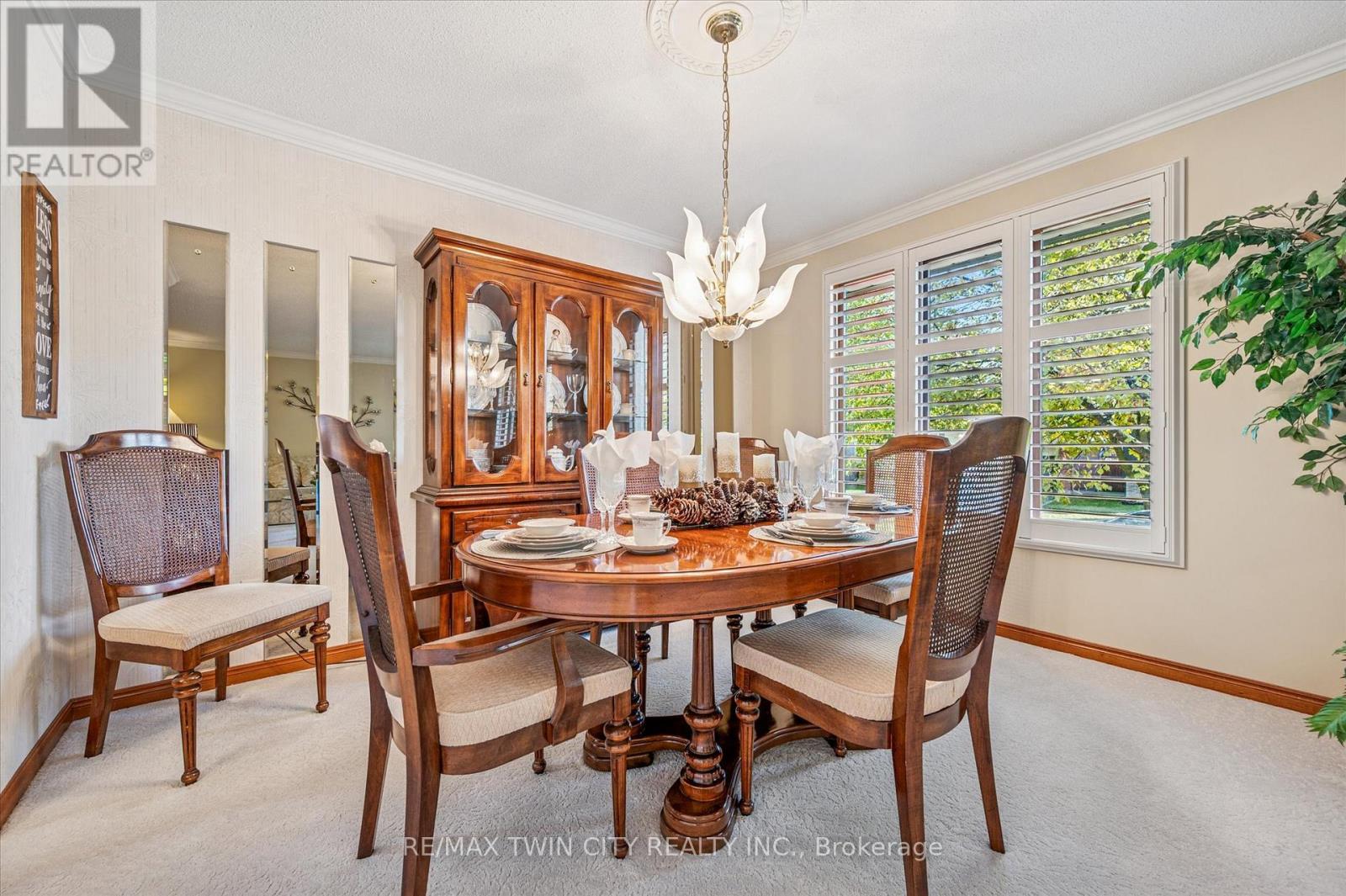 22 Myrtleville Drive, Brantford, Ontario  N3V 1B8 - Photo 9 - X12511120