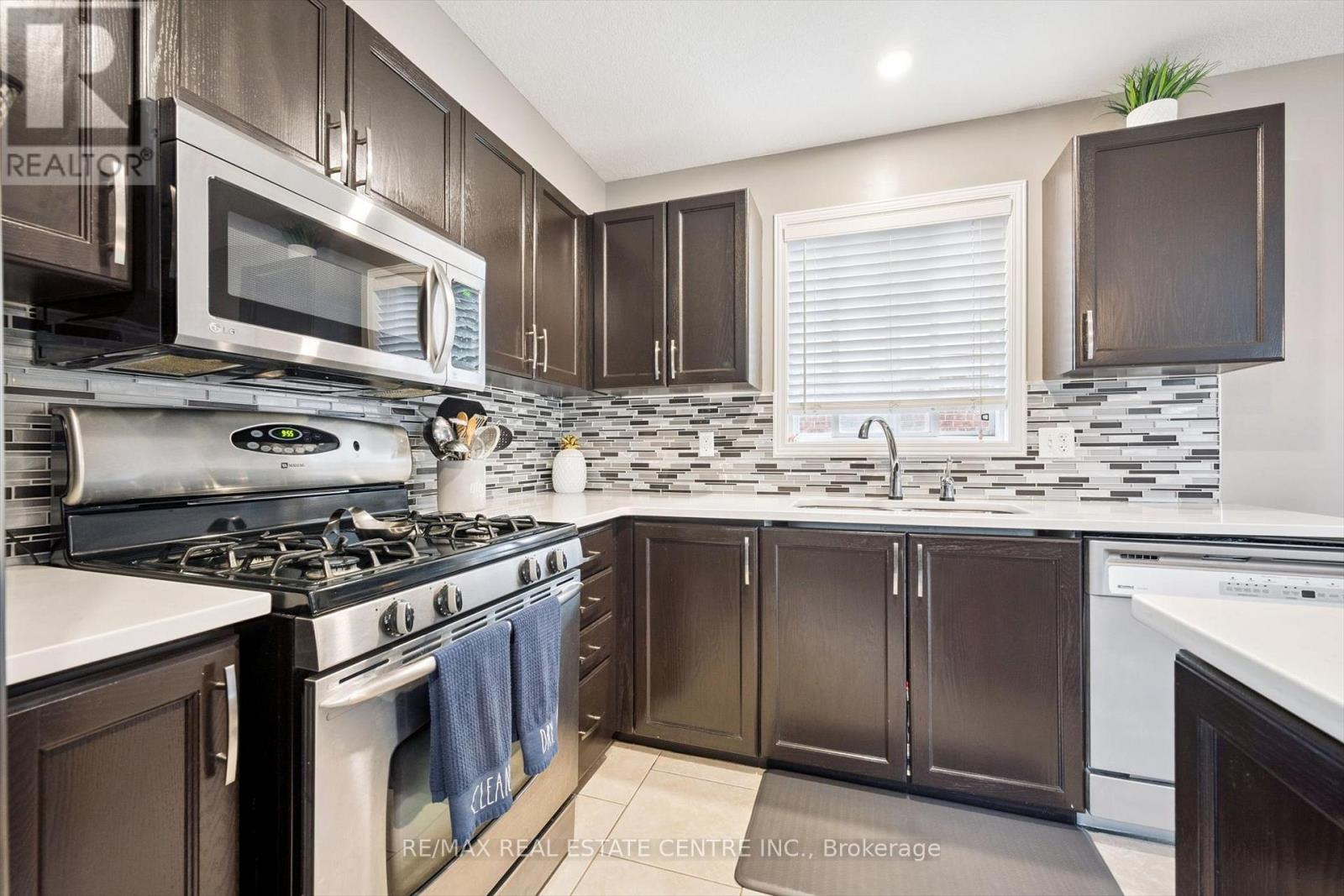 394 Sauve Crescent, Waterloo, Ontario  N2T 2Y9 - Photo 16 - X12511194