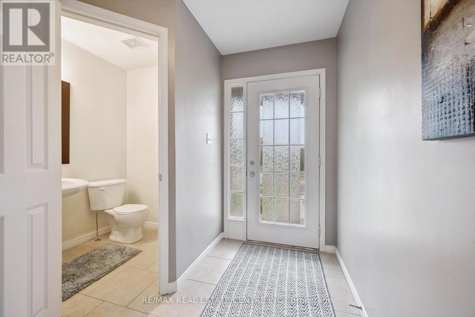 394 Sauve Crescent, Waterloo, Ontario  N2T 2Y9 - Photo 5 - X12511194