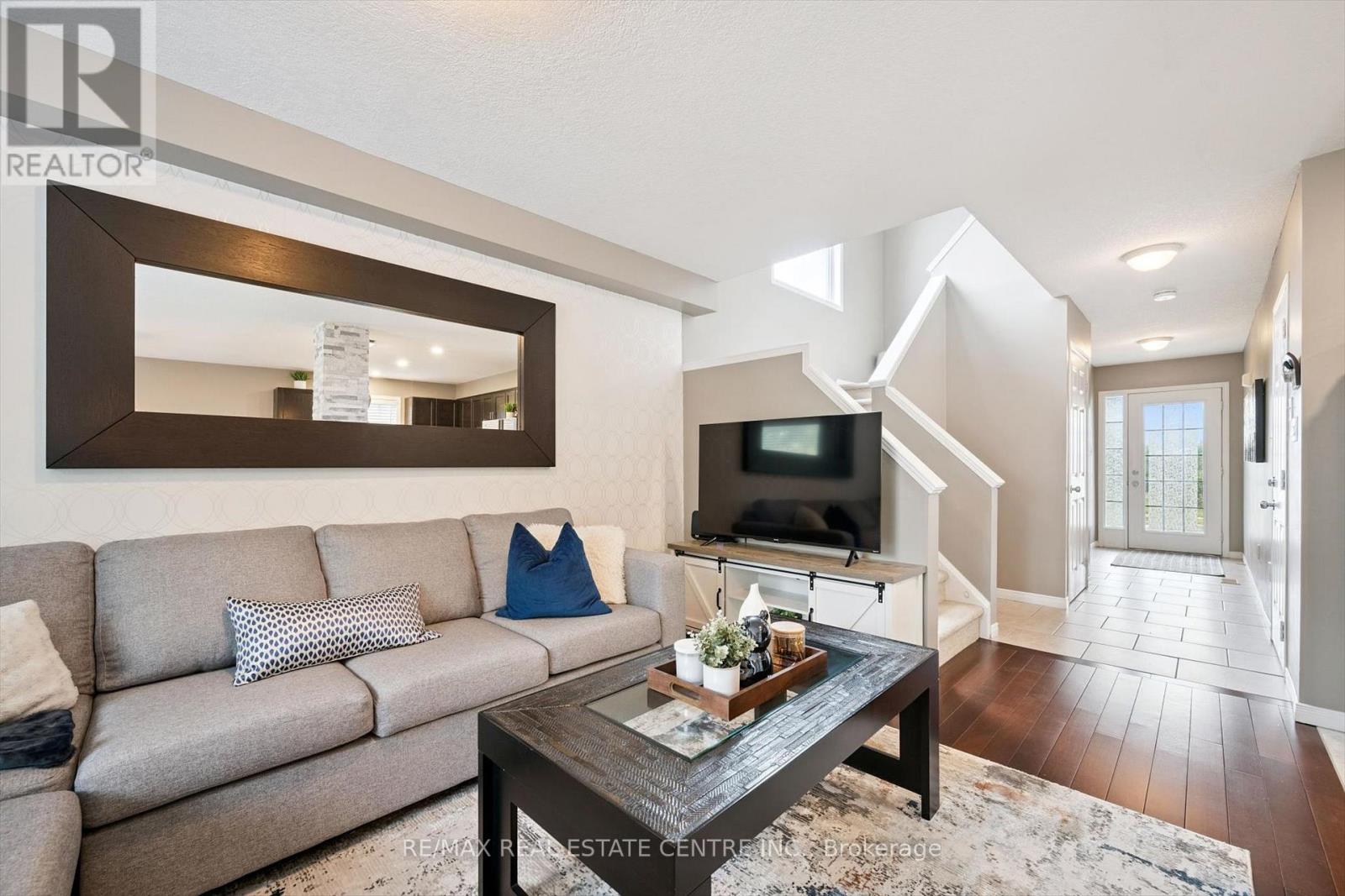 394 Sauve Crescent, Waterloo, Ontario  N2T 2Y9 - Photo 9 - X12511194