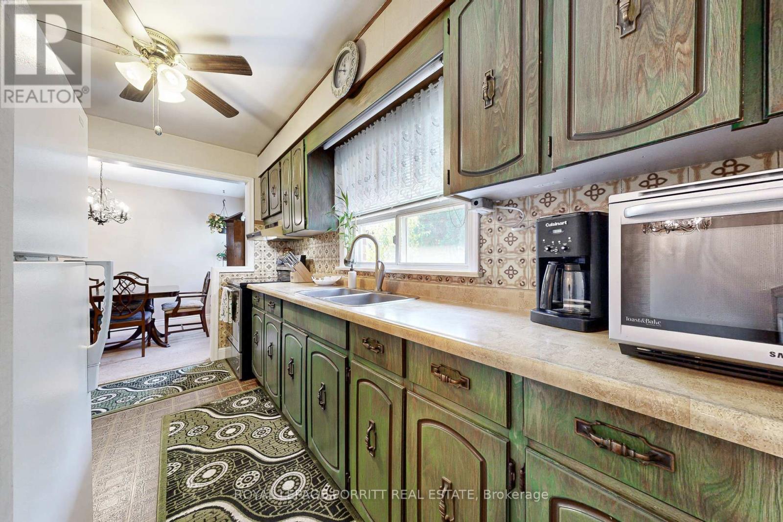 1 Aintree Court, Toronto, Ontario  M8W 4R9 - Photo 18 - W12511012