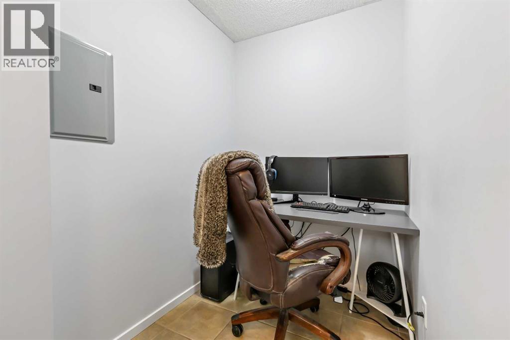 9117, 70 Panamount Drive Nw, Calgary, Alberta  T3K 6K6 - Photo 8 - A2256403