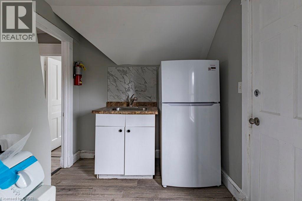 23 Avenue Place, Welland, Ontario  L3B 4B2 - Photo 43 - 40785739