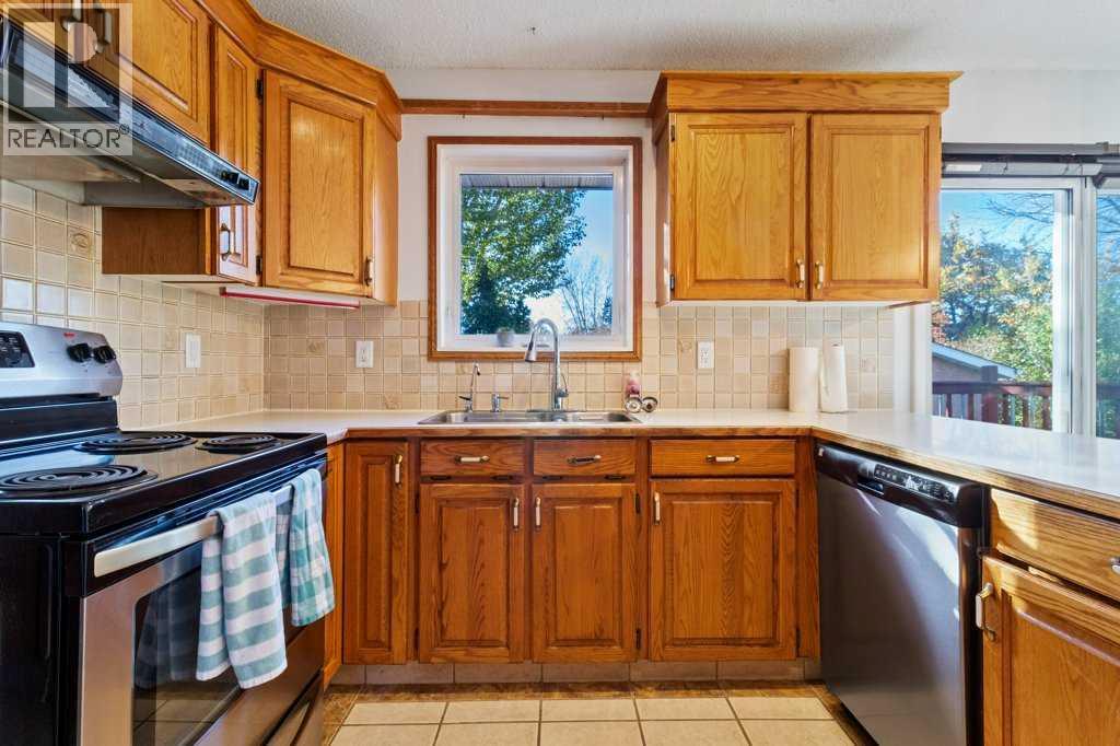 47 Martin Close, Red Deer, Alberta  T4N 5J8 - Photo 6 - A2233663