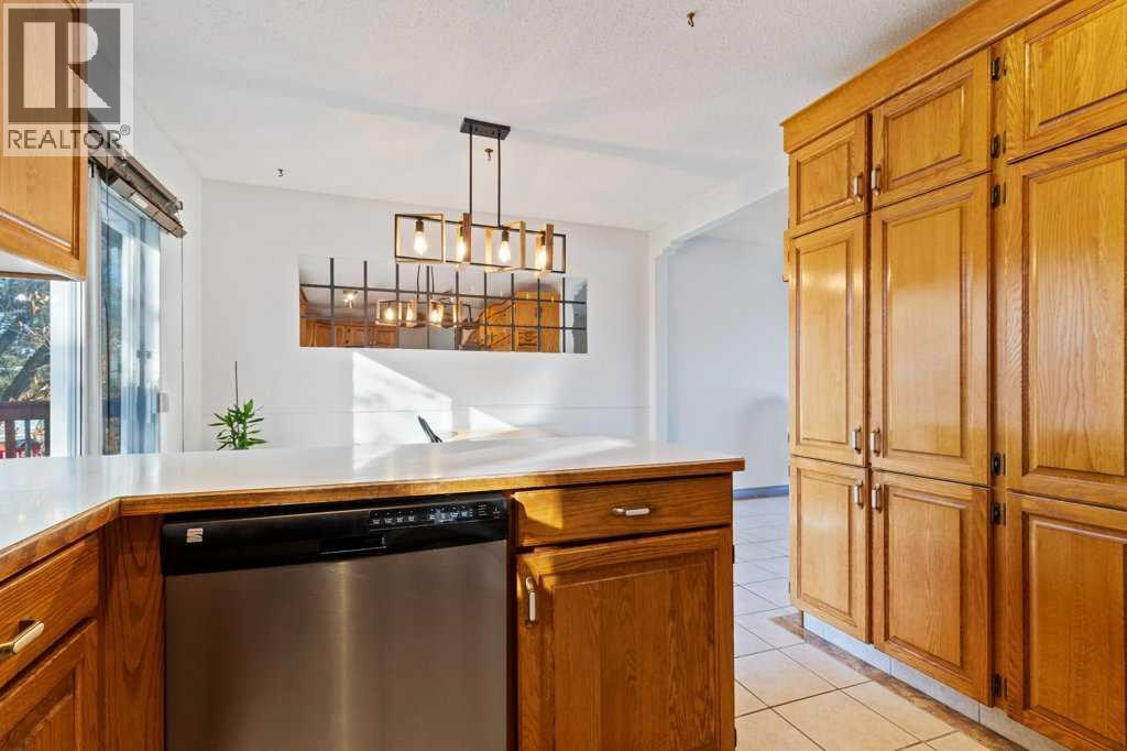 47 Martin Close, Red Deer, Alberta  T4N 5J8 - Photo 7 - A2233663