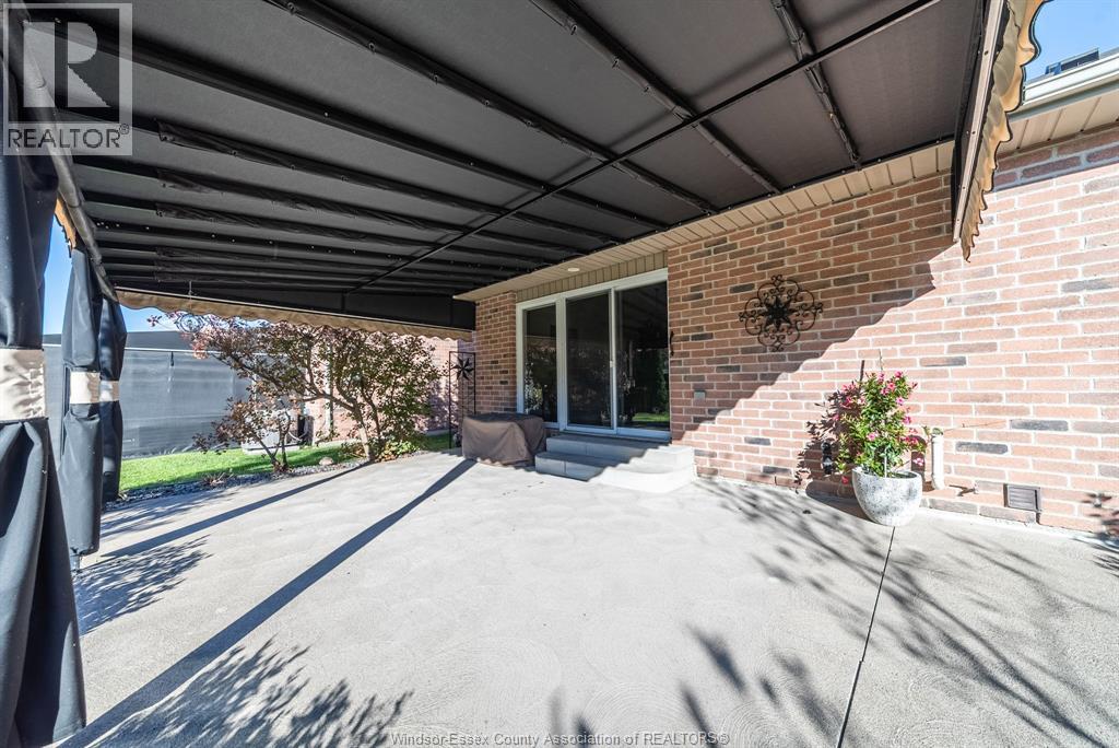 2061 Venetian Avenue, Windsor, Ontario  N8P 2A2 - Photo 38 - 25027823