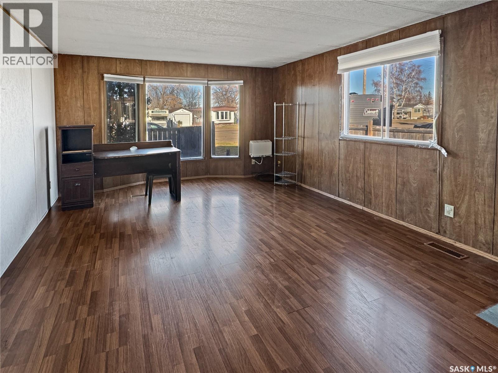 215 17th Street, Battleford, Saskatchewan  S0M 0E0 - Photo 3 - SK022346