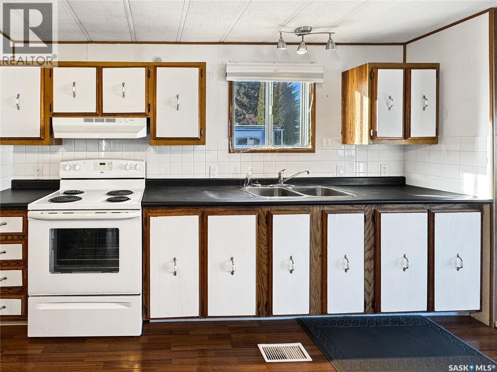 215 17th Street, Battleford, Saskatchewan  S0M 0E0 - Photo 4 - SK022346