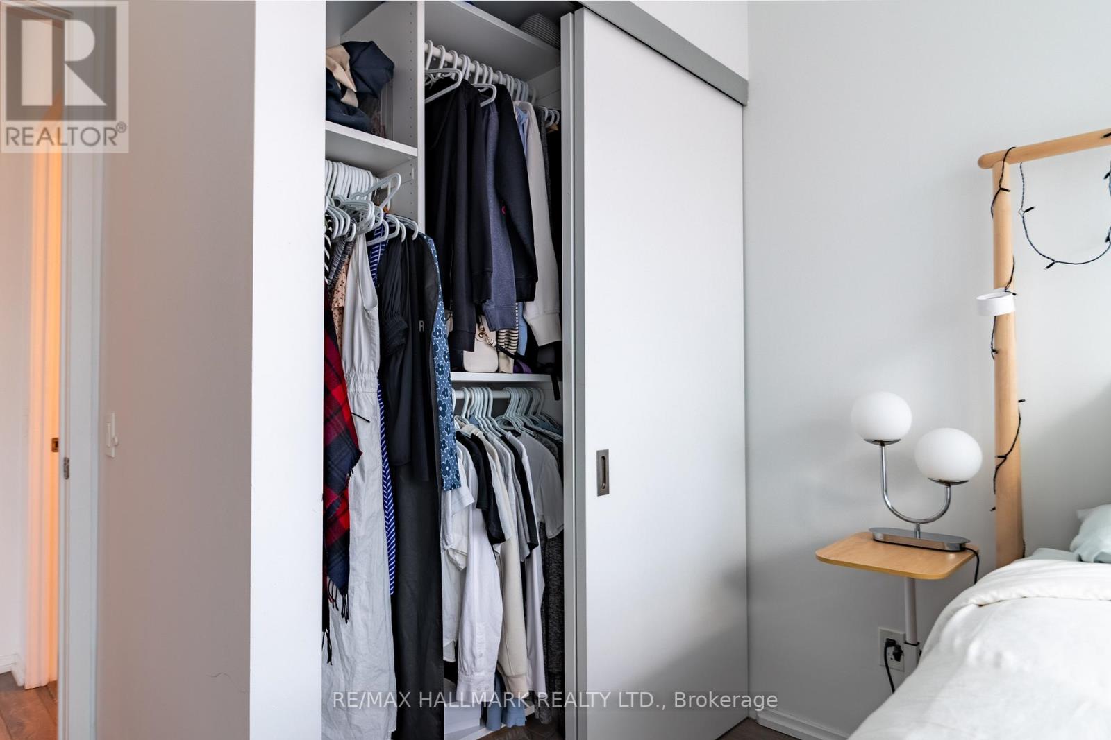 1105 - 197 Yonge Street, Toronto, Ontario  M5B 1M4 - Photo 19 - C12511238