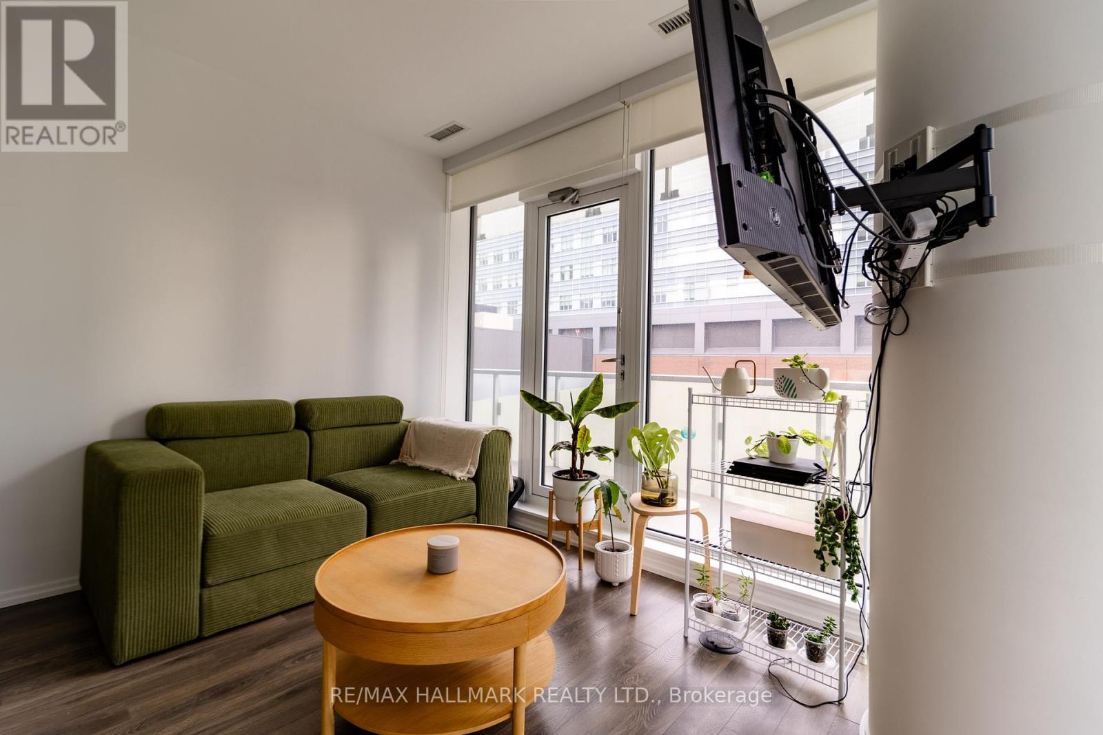 1105 - 197 Yonge Street, Toronto, Ontario  M5B 1M4 - Photo 7 - C12511238