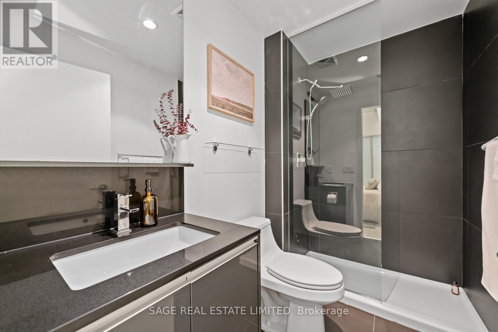 714 - 20 Gladstone Avenue, Toronto (Little Portugal), Ontario  M6J 0E9 - Photo 12 - C12511266