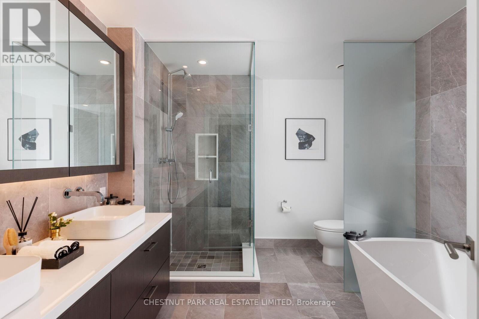 907 - 455 Wellington Street W, Toronto, Ontario  M5V 0V8 - Photo 17 - C12511292