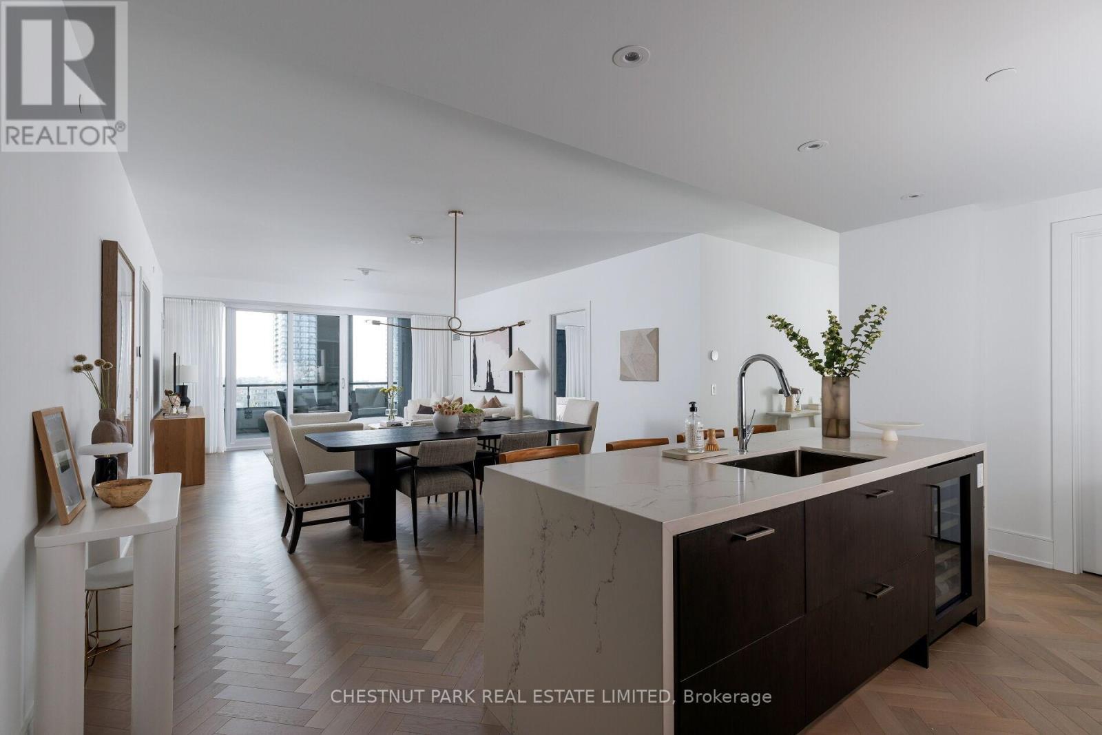 907 - 455 Wellington Street W, Toronto, Ontario  M5V 0V8 - Photo 7 - C12511292