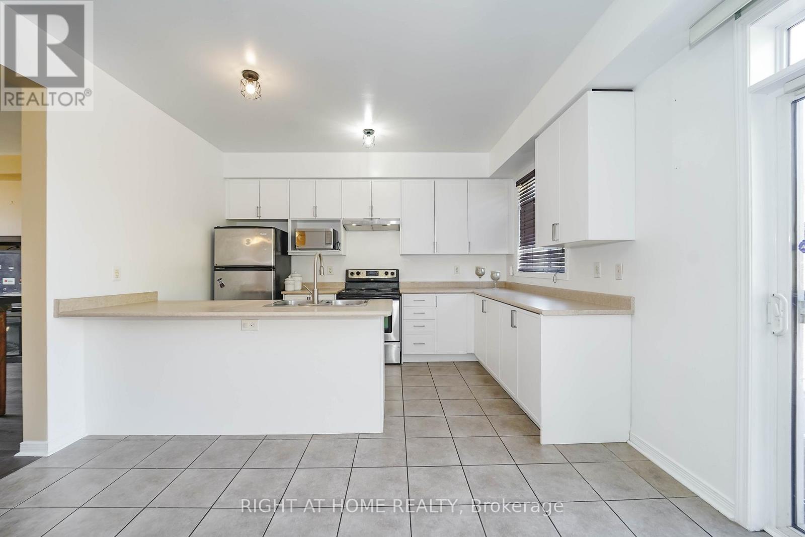 48 Curran Hall Crescent, Toronto, Ontario  M1G 0A2 - Photo 8 - E12511216