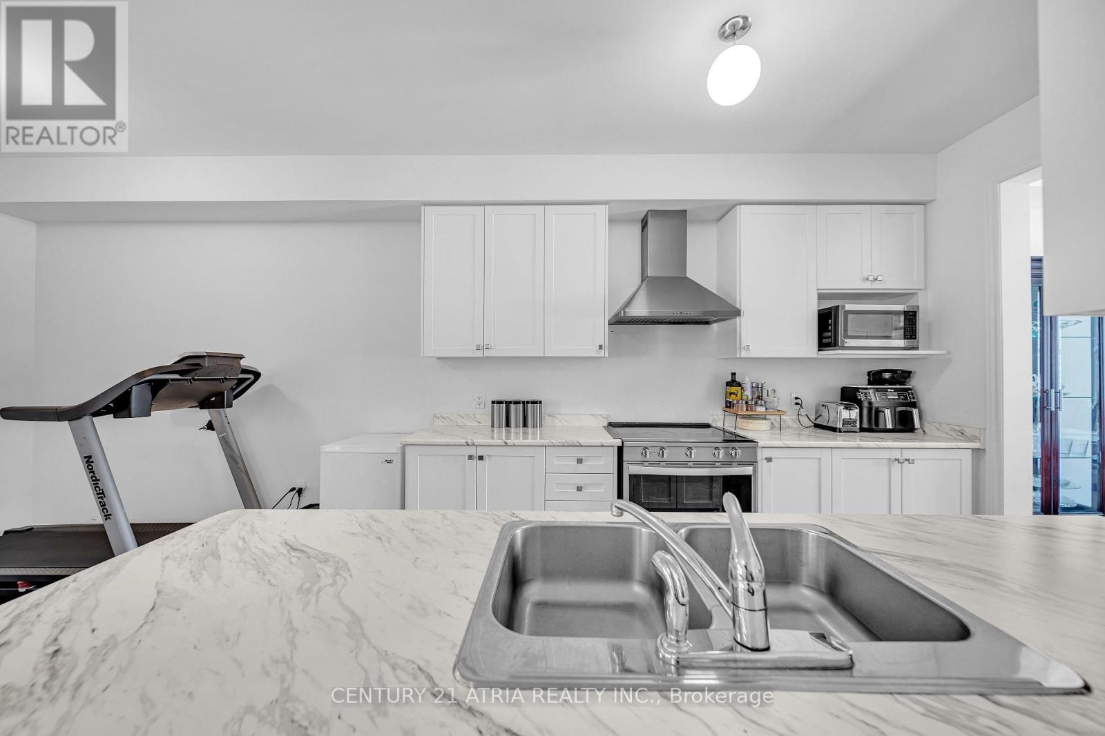 153 Coronation Road, Whitby, Ontario  L1P 0H5 - Photo 11 - E12511246