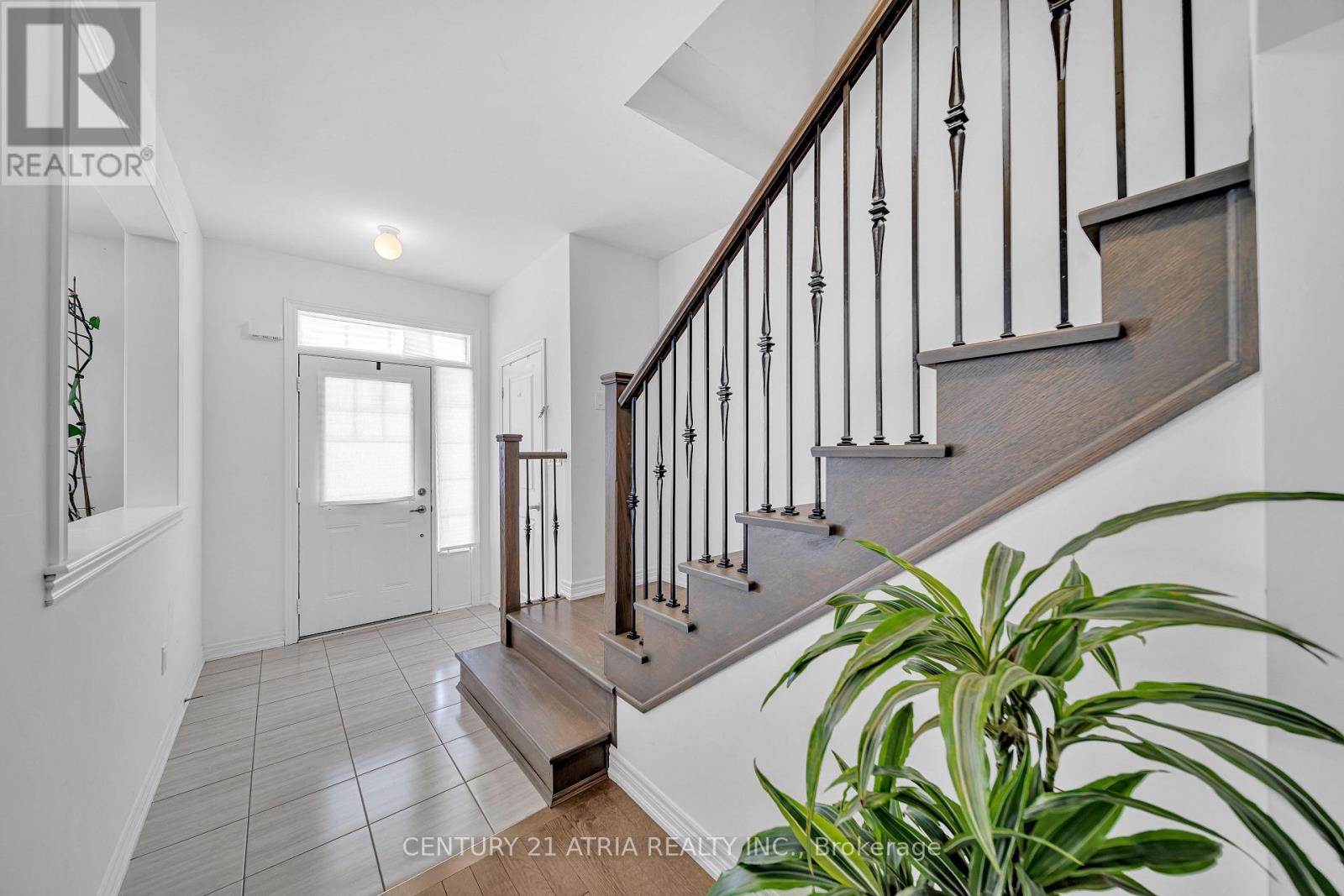 153 Coronation Road, Whitby, Ontario  L1P 0H5 - Photo 4 - E12511246