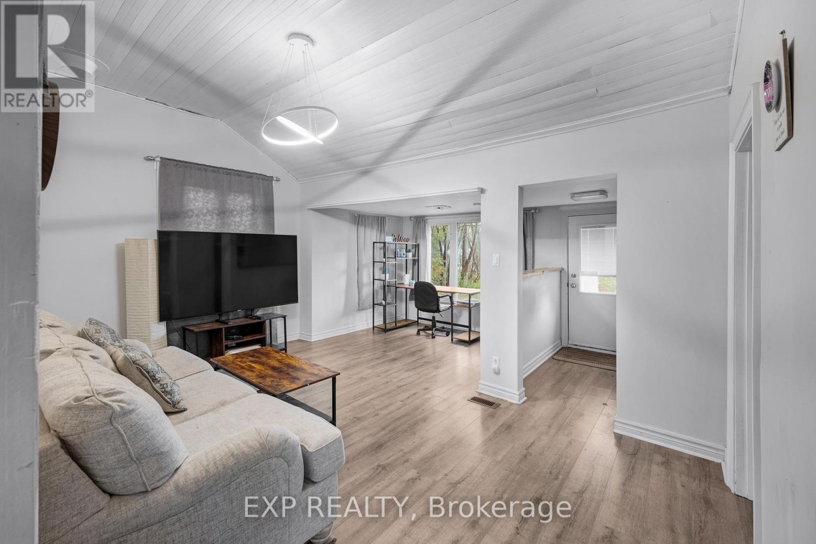 229 Elm Avenue, Georgina, Ontario  L4P 2V2 - Photo 10 - N12511224