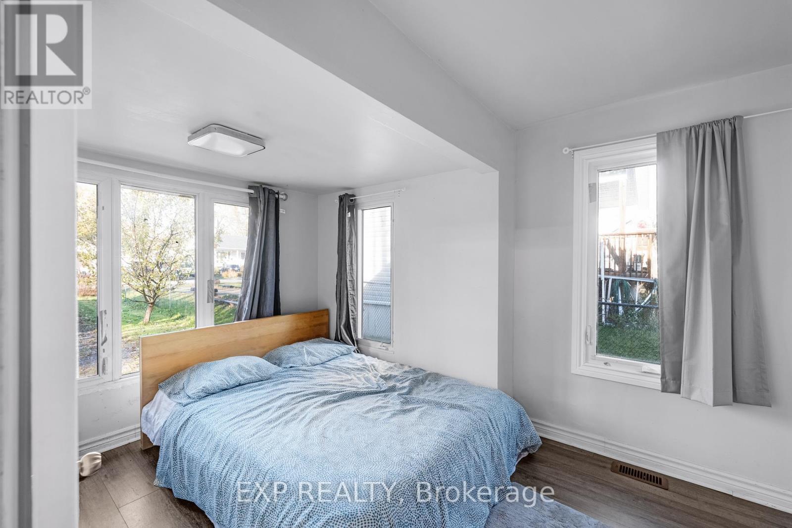 229 Elm Avenue, Georgina, Ontario  L4P 2V2 - Photo 19 - N12511224