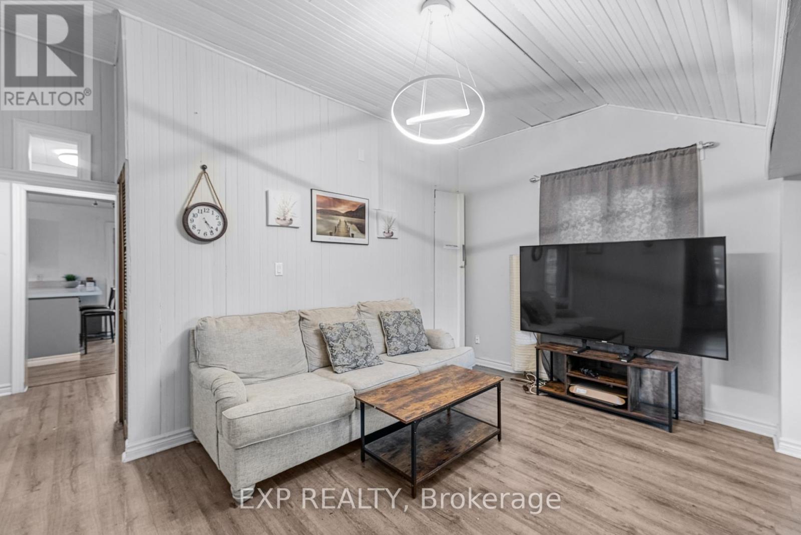 229 Elm Avenue, Georgina, Ontario  L4P 2V2 - Photo 5 - N12511224