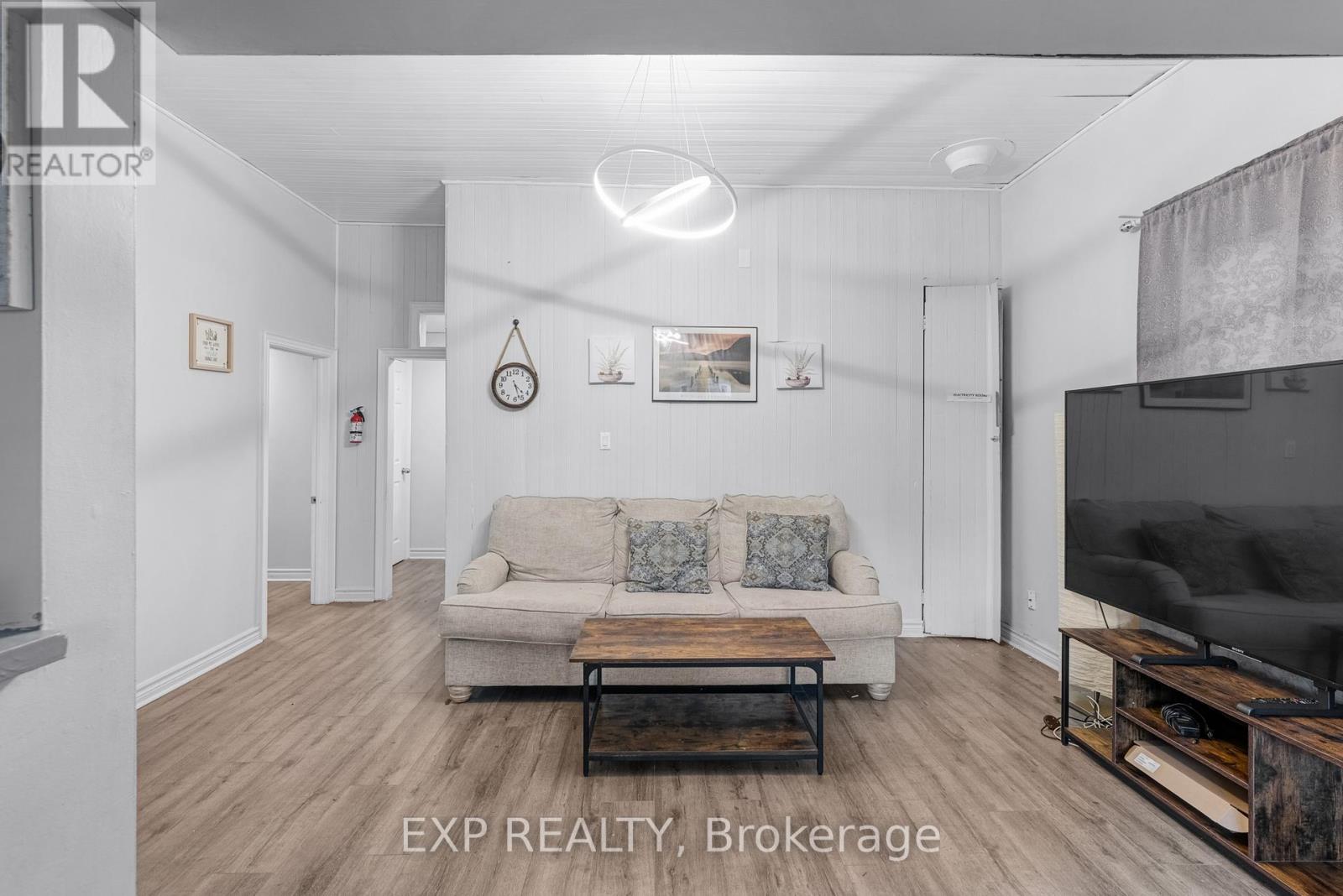 229 Elm Avenue, Georgina, Ontario  L4P 2V2 - Photo 9 - N12511224