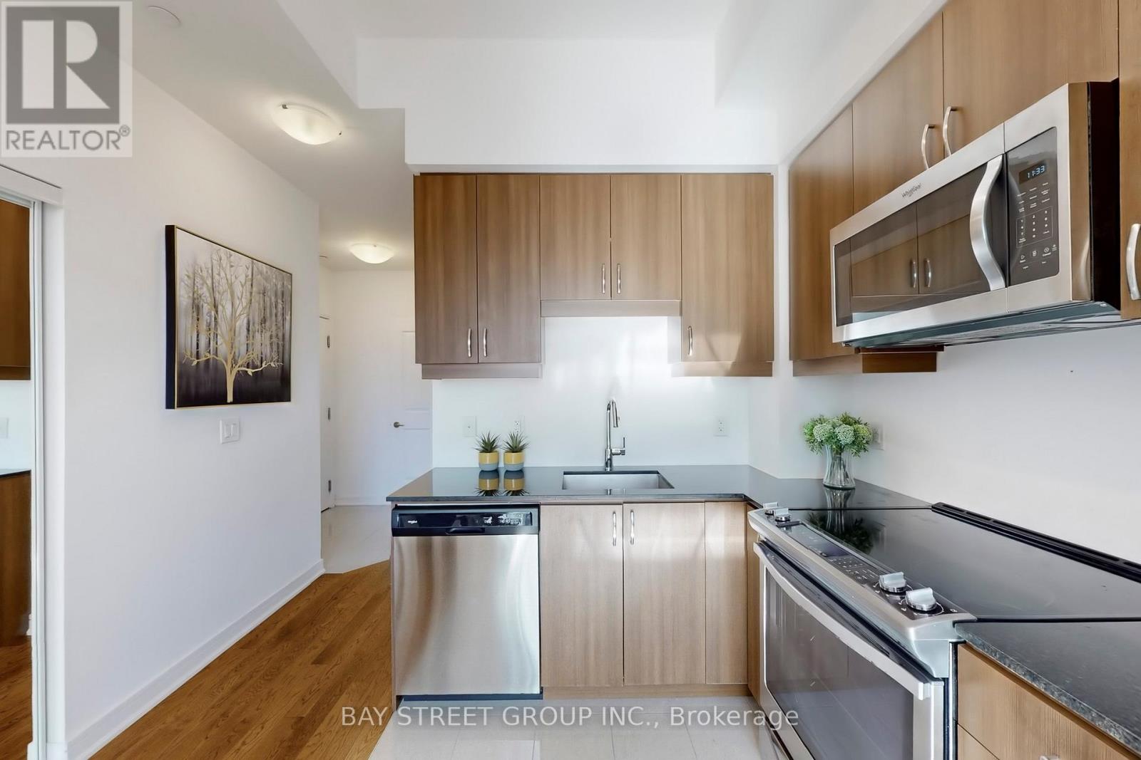 802 - 9191 Yonge Street, Richmond Hill, Ontario  L4C 1E2 - Photo 8 - N12511242