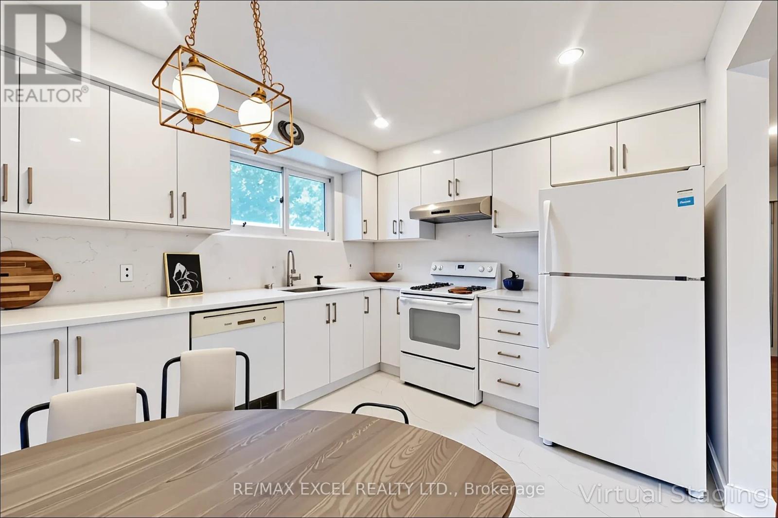 Property at 195 ROYWOOD DRIVE image 4