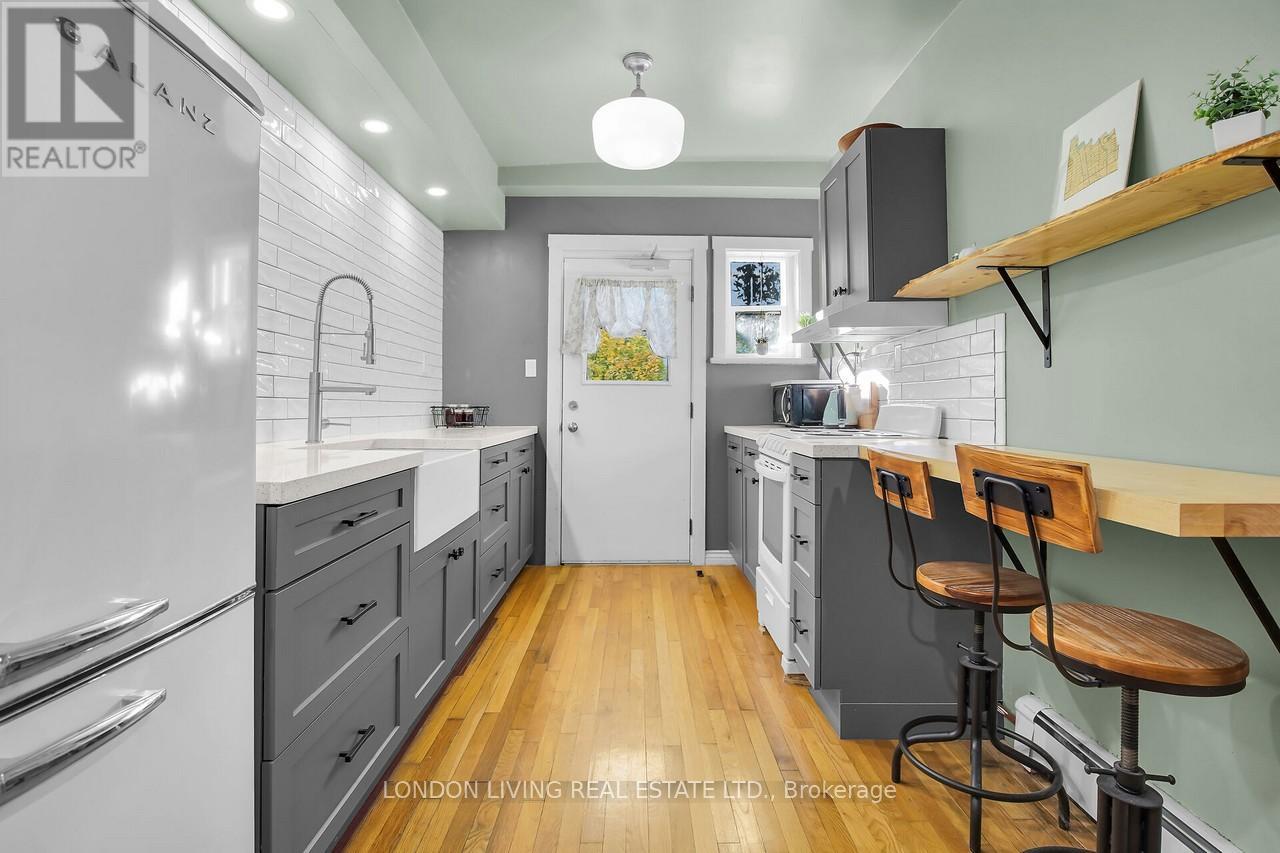 3 - 49 Ridout Street S, London South (South F), Ontario  N6C 3W8 - Photo 15 - X12511346