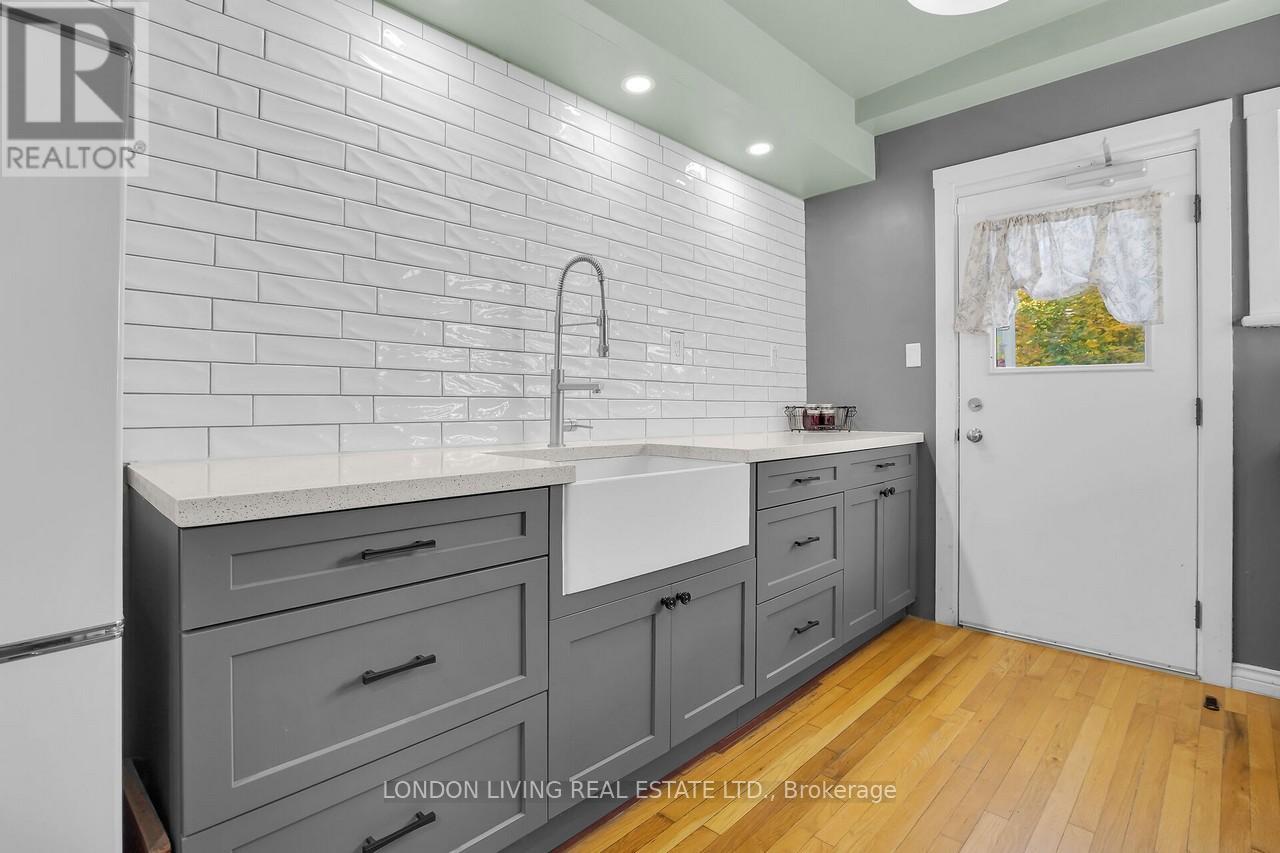 3 - 49 Ridout Street S, London South (South F), Ontario  N6C 3W8 - Photo 17 - X12511346