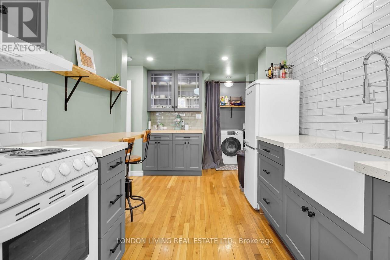 3 - 49 Ridout Street S, London South (South F), Ontario  N6C 3W8 - Photo 19 - X12511346