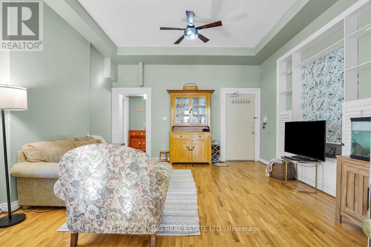 3 - 49 Ridout Street S, London South (South F), Ontario  N6C 3W8 - Photo 8 - X12511346