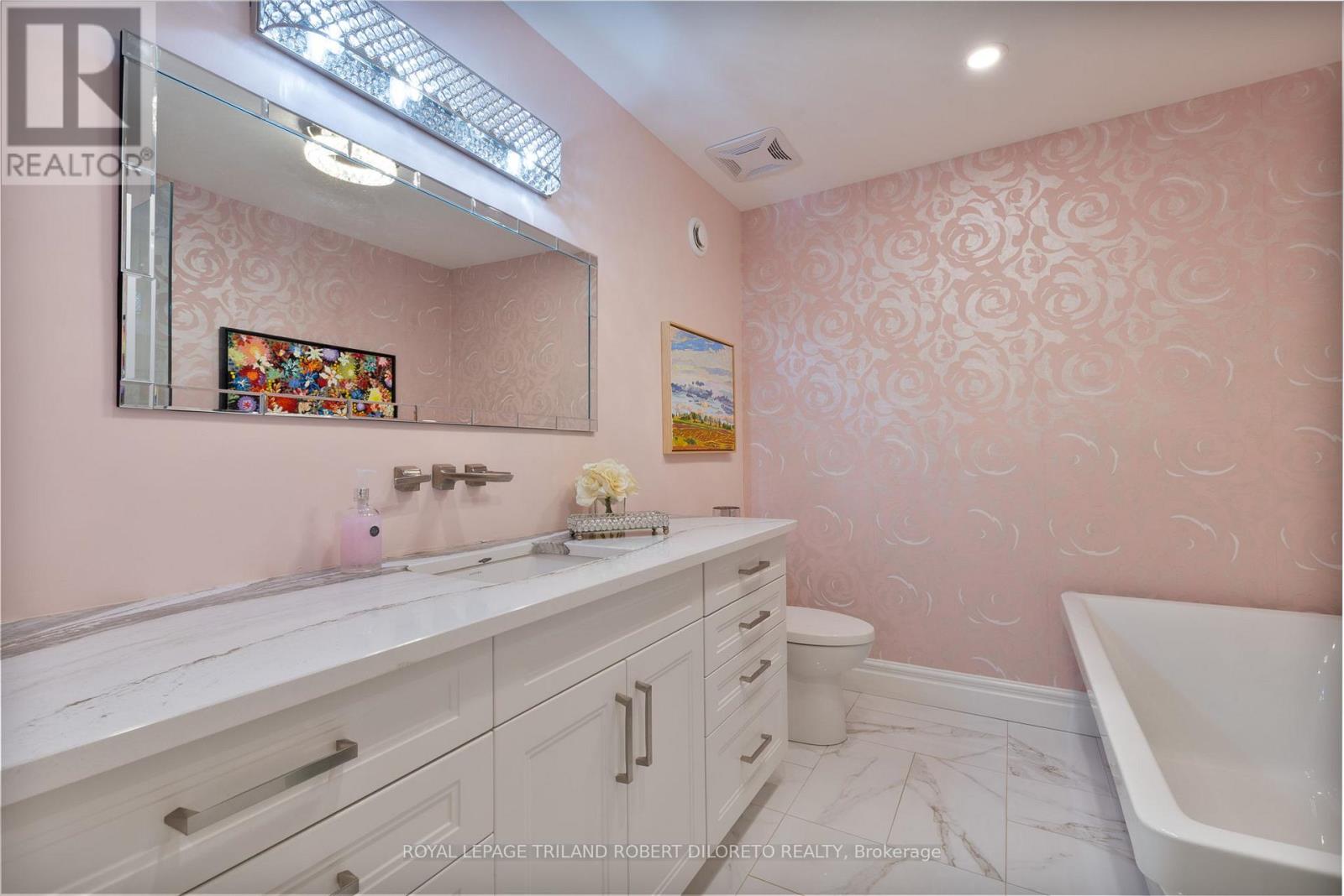 1 Doncaster Avenue, London North, Ontario  N6G 2A1 - Photo 38 - X12511362