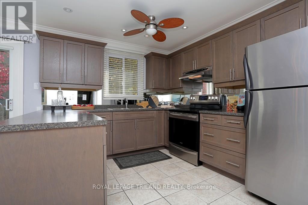 152 Monmore Road, London North, Ontario N6G 3A6 - Photo 10 - X12511398