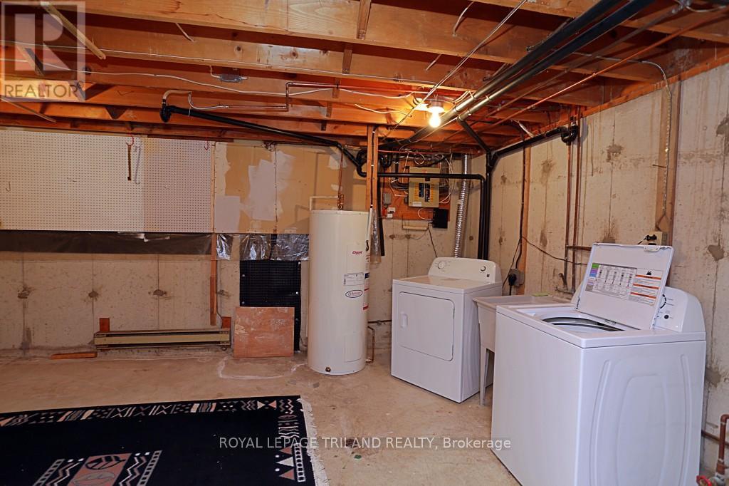 152 Monmore Road, London North, Ontario N6G 3A6 - Photo 23 - X12511398