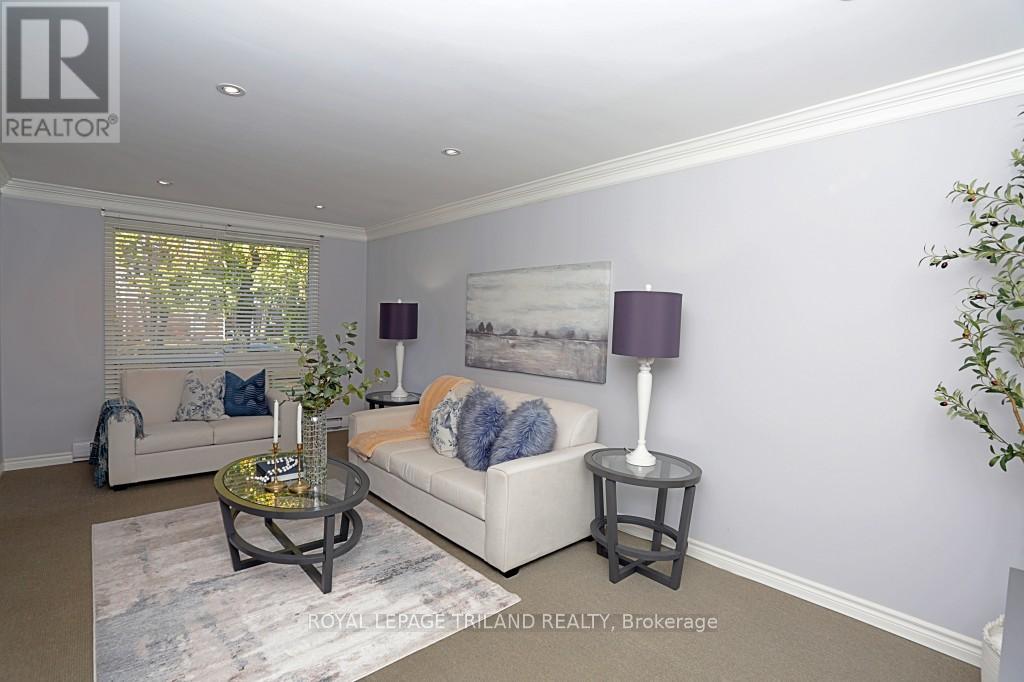 152 Monmore Road, London North, Ontario N6G 3A6 - Photo 3 - X12511398