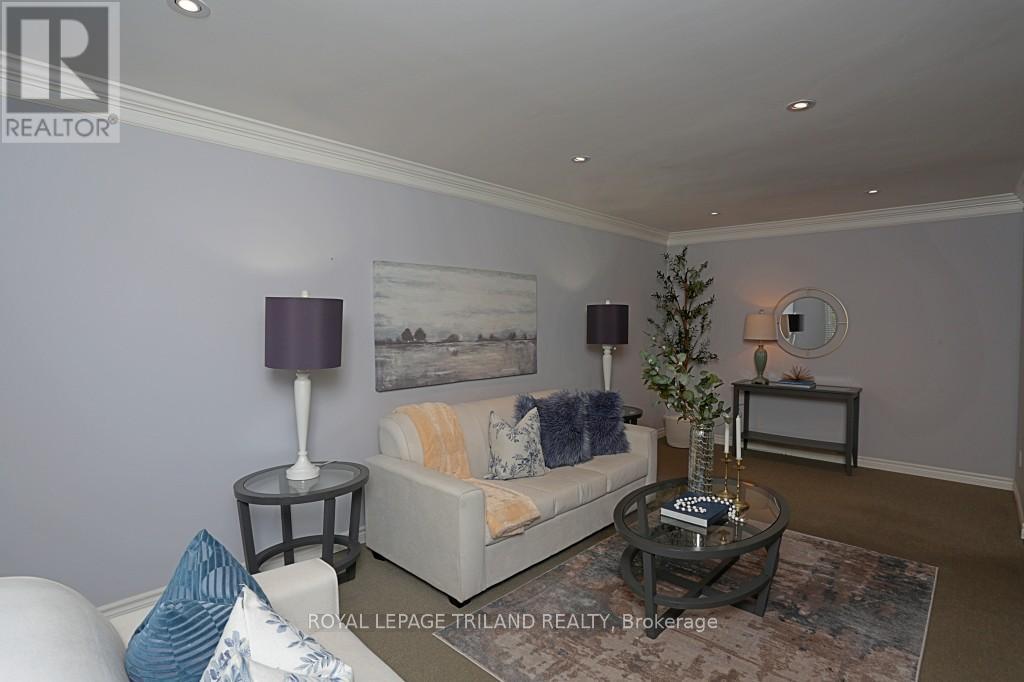 152 Monmore Road, London North, Ontario N6G 3A6 - Photo 4 - X12511398