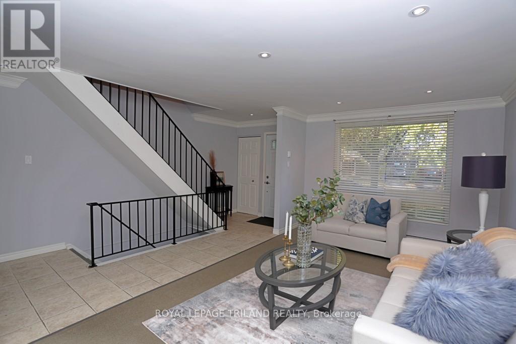 152 Monmore Road, London North, Ontario N6G 3A6 - Photo 5 - X12511398