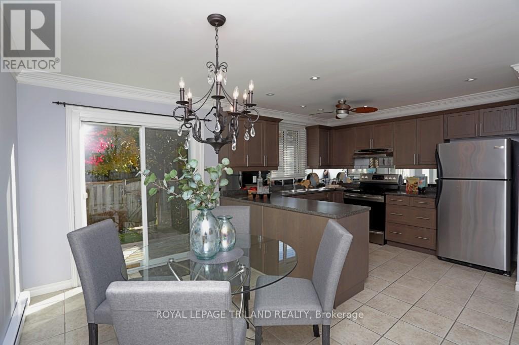 152 Monmore Road, London North, Ontario N6G 3A6 - Photo 8 - X12511398