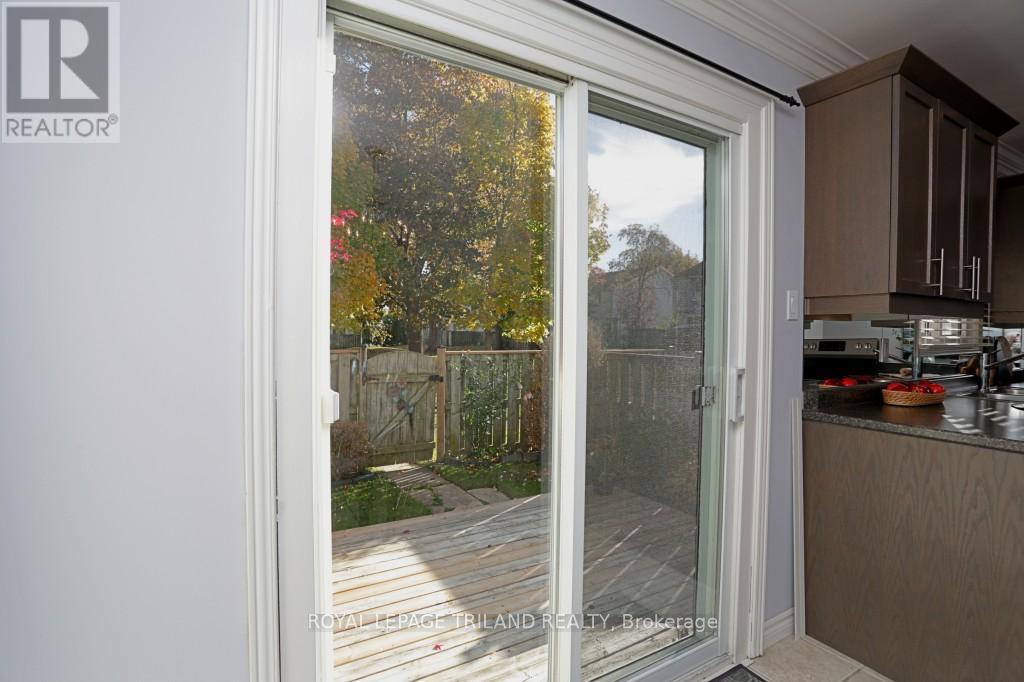 152 Monmore Road, London North, Ontario N6G 3A6 - Photo 9 - X12511398